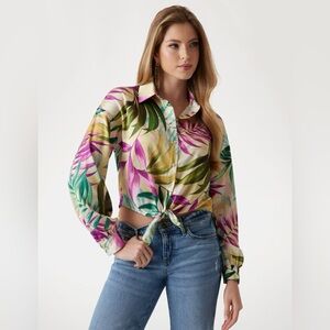 🆕 Brand New - Guess Eco Tropical Escape Print Front Tie Top